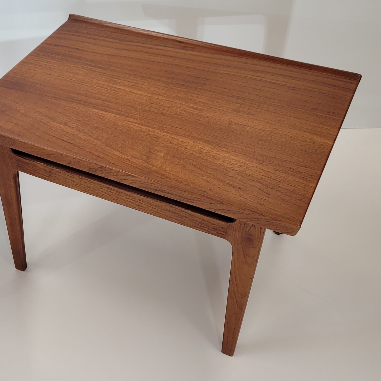 Finn Juhl model 535 Side Table pair in teak