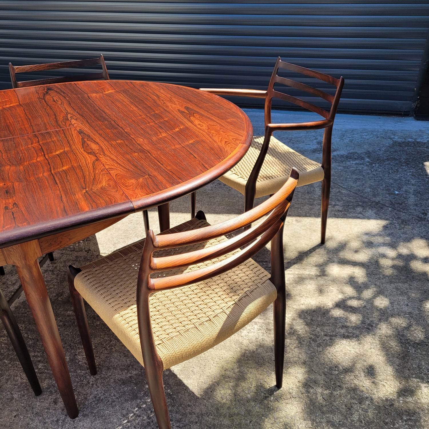 Rosewood Antique Dining Table With Hidden Leaves Skovby Mid